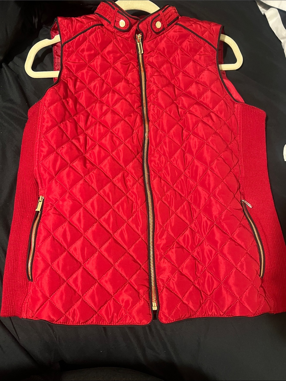 Jones New York Quilted Red Sleeveless Vest with Gold Zippers
